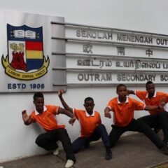 中学/高中组入围作品： 齐昕（欧南中学）-是他们，让我明白。。。。。